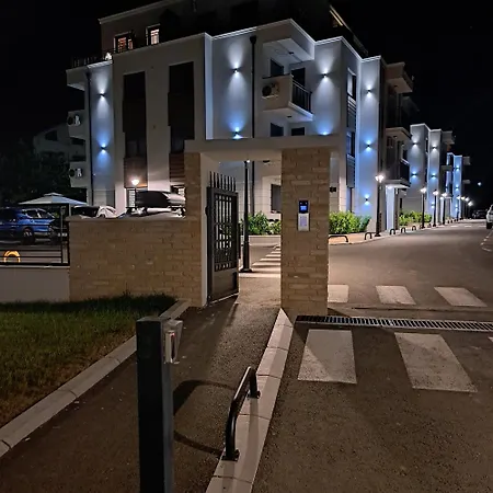 アパート Ljubicica Deluxe 2, Sa Dvoristem I Parkingom