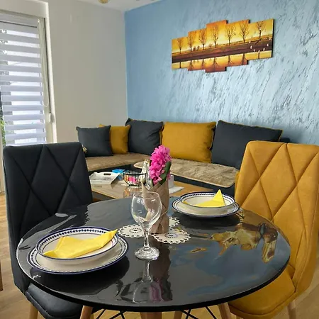 Ljubicica Deluxe 2, Sa Dvoristem I Parkingom *