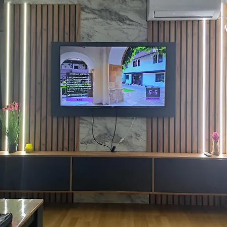 شقة Ljubicica Deluxe 2, Sa Dvoristem I Parkingom *