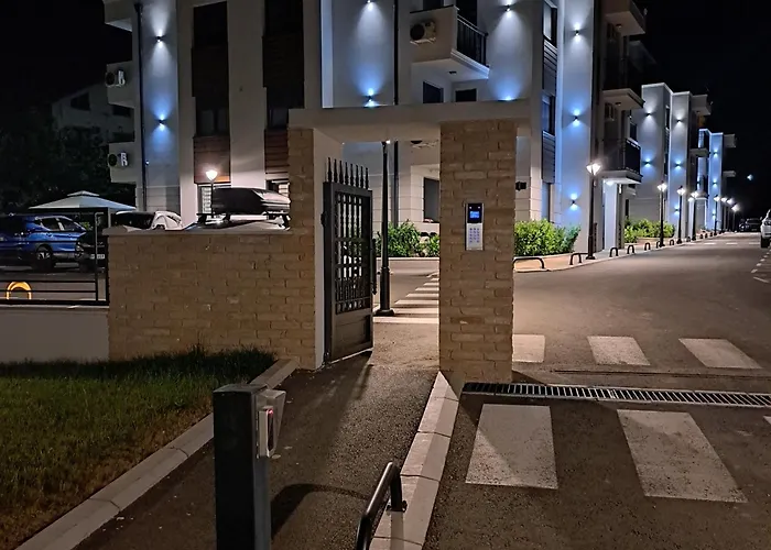 شقة Ljubicica Deluxe 2, Sa Dvoristem I Parkingom